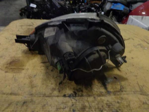 PHARE DROIT FORD - Vue 2